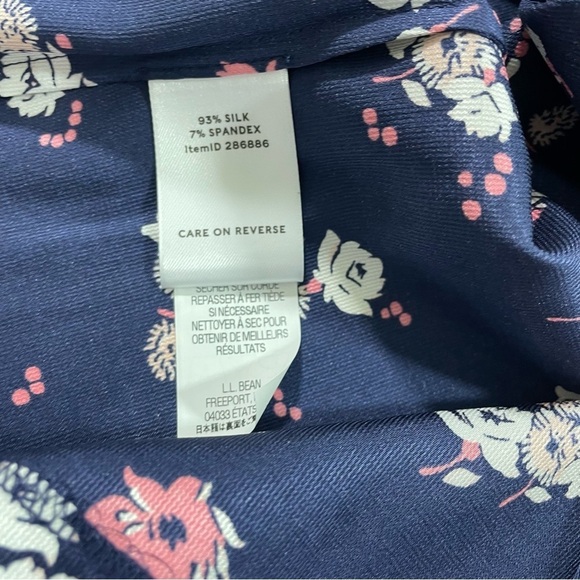 LL Bean Signature Floral Silk Blouse Blue Size 10 Boatneck - Picture 3 of 6